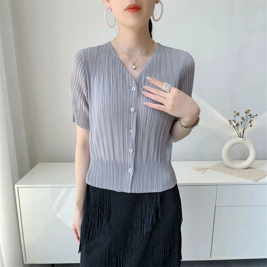 Miyake Pleated Women's Casual  - огляд і ціна Mens Fashion Jumpers